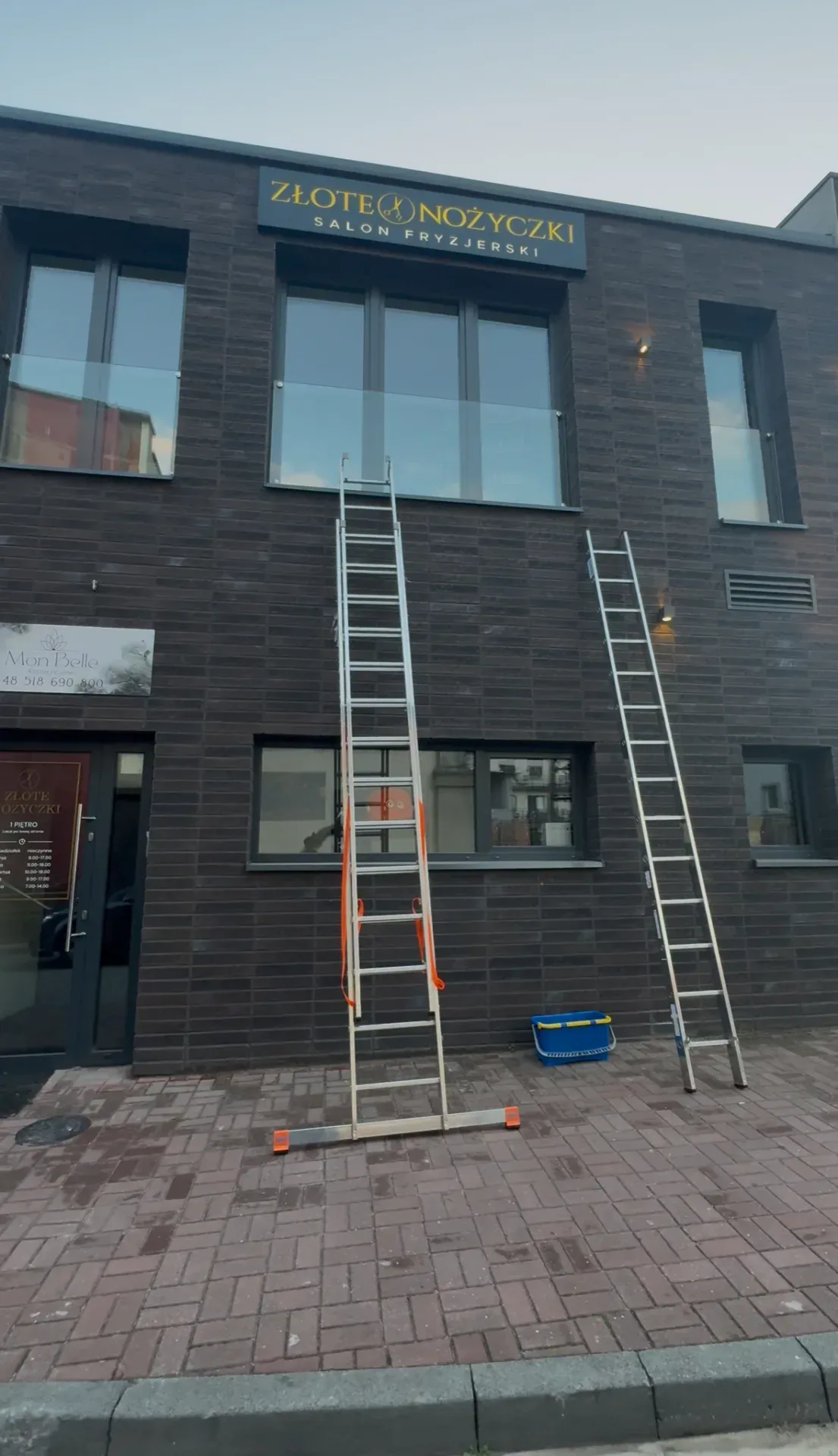 Mycie balustrad — Złote Nożyczki